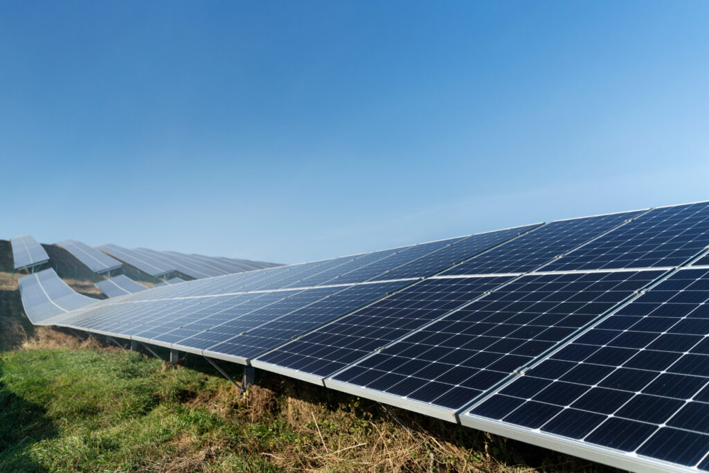 UK_solar-farm-1_1800x1200