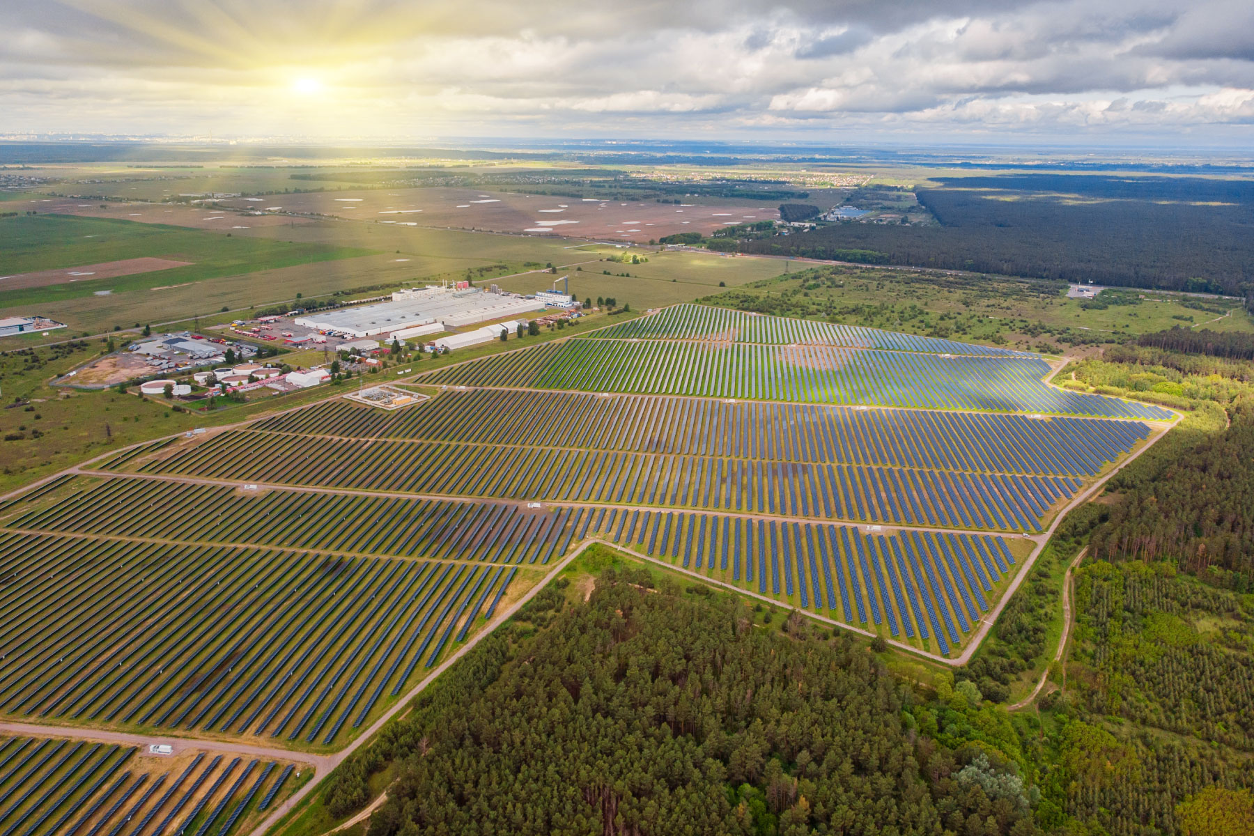 UK_solar-farm-2_1800x1200